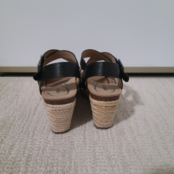 Aetrex Wedges 6-6.5 - Picture 3 of 3